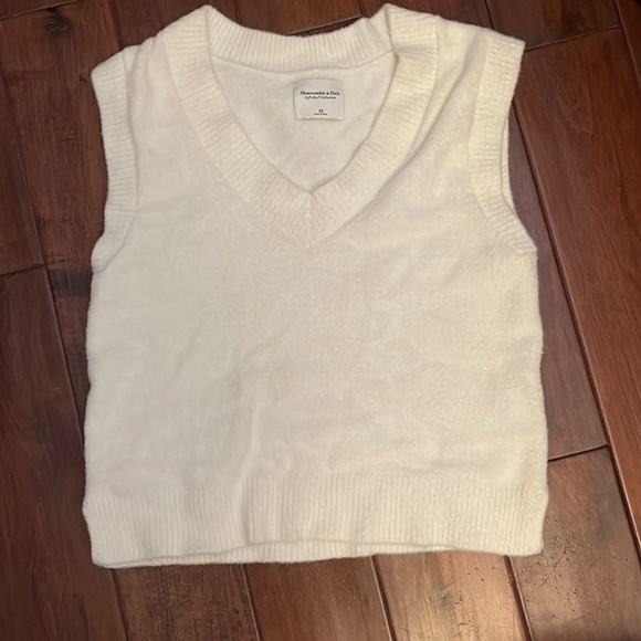 Abercrombie sweater vest - Picture 1 of 2